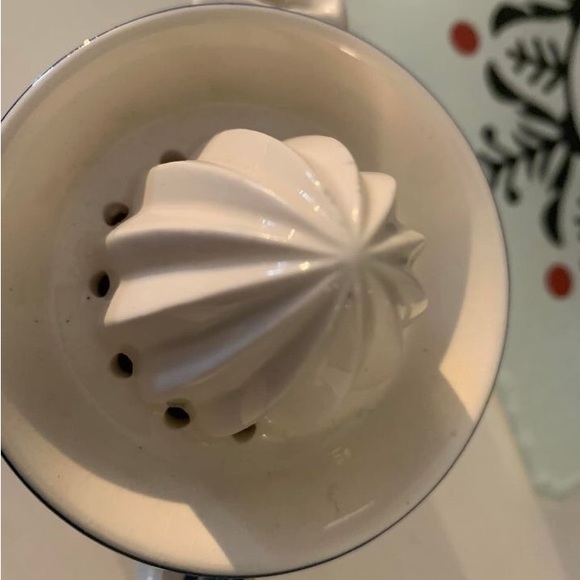 Hand painted Delft juicer - Picture 2 of 6